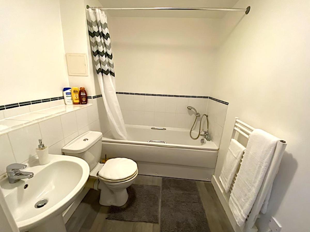 Stylish Two Bed City Apartment With Secure Parking Southampton Buitenkant foto