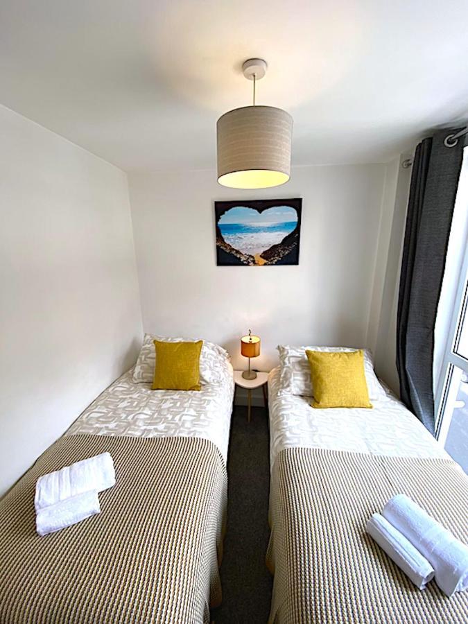 Stylish Two Bed City Apartment With Secure Parking Southampton Buitenkant foto