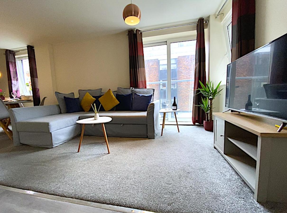 Stylish Two Bed City Apartment With Secure Parking Southampton Buitenkant foto